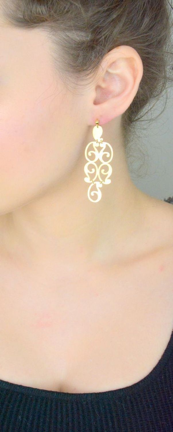 Kolczyki damskie złote 585 wiszące ażurki OR ZO 73 Złote kolczyki zostały wykonane z wysokiej jakości złota próby 585. Złote kolczyki ażurowe, kunsztownie wykonane to idealny prezent 1.jpg